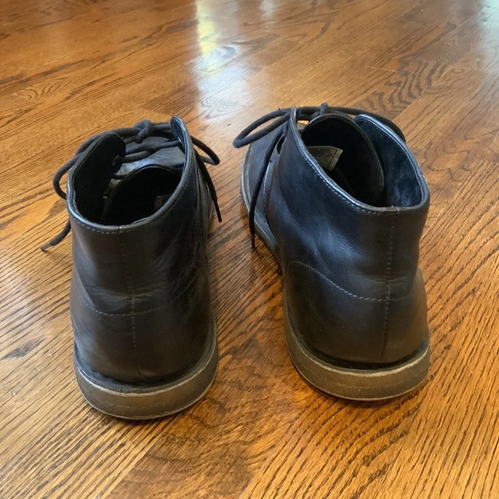 UGG Leighton Mens Size 11 Black Crinkled‎ Leather Chukka Ankle Boots Shoes